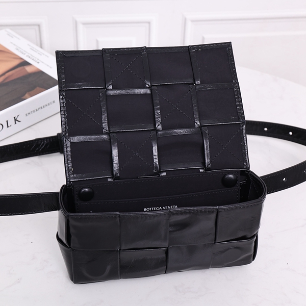 ボッテガヴェネタバッグ角部分ディテール